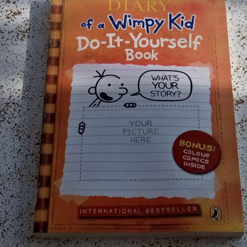 Dairy of a wimpy kid-Do it yourself book